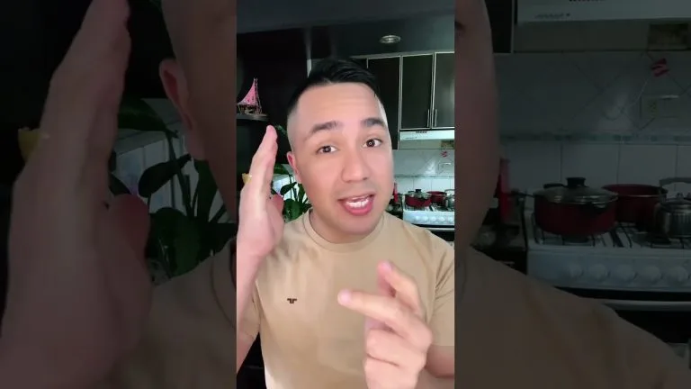 Porque un hombre huele el cabello de una mujer?